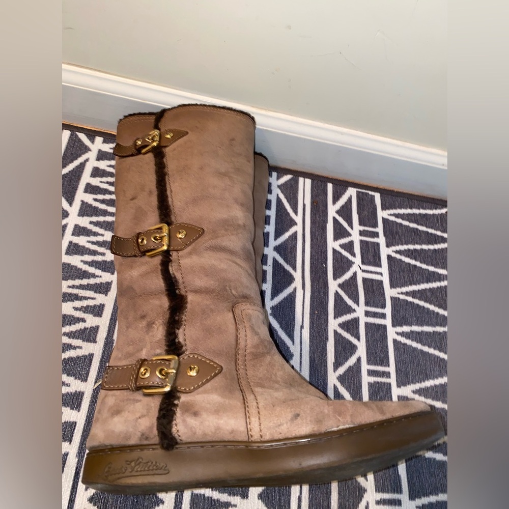 Louis Vuitton gold buckle boots - Picture 8 of 9